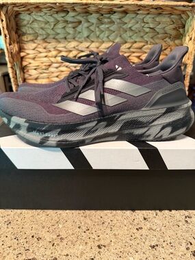 adidas Ultraboost x5 carbon gray and black running shoes sneakers tennis shoes